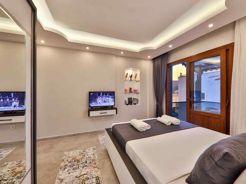  gece  -  Kasım
  | Kalkan’da Deniz Manzaralı Lüks Villa, Merkezi Konumda Rüya Tatil